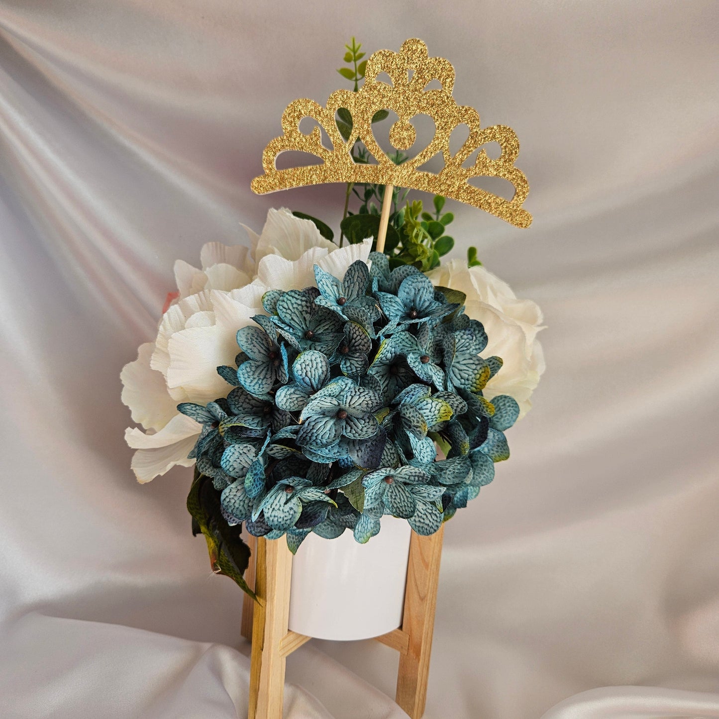 Set of 6 Tiara Crown with hearts centerpieces Toppers