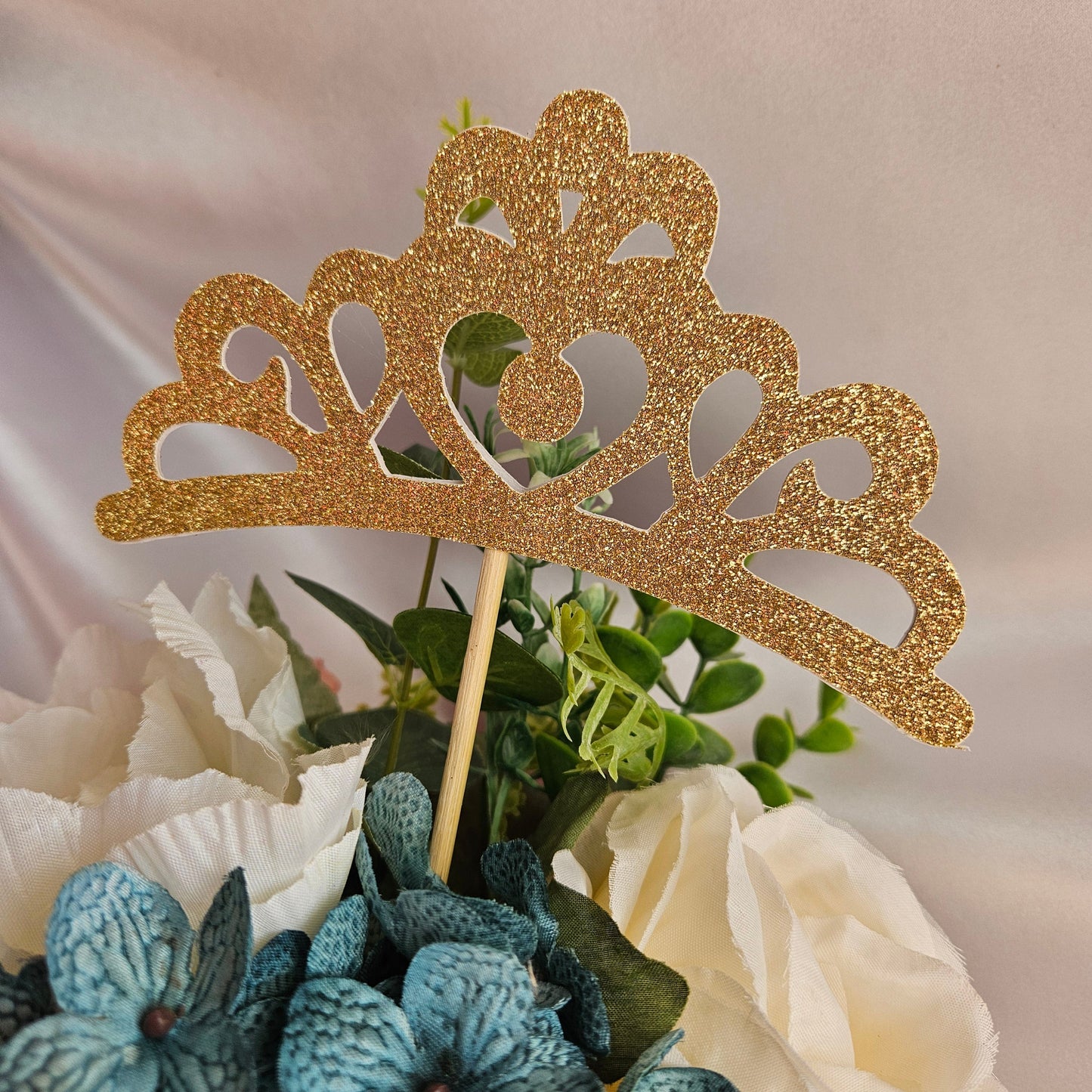Set of 6 Tiara Crown with hearts centerpieces Toppers