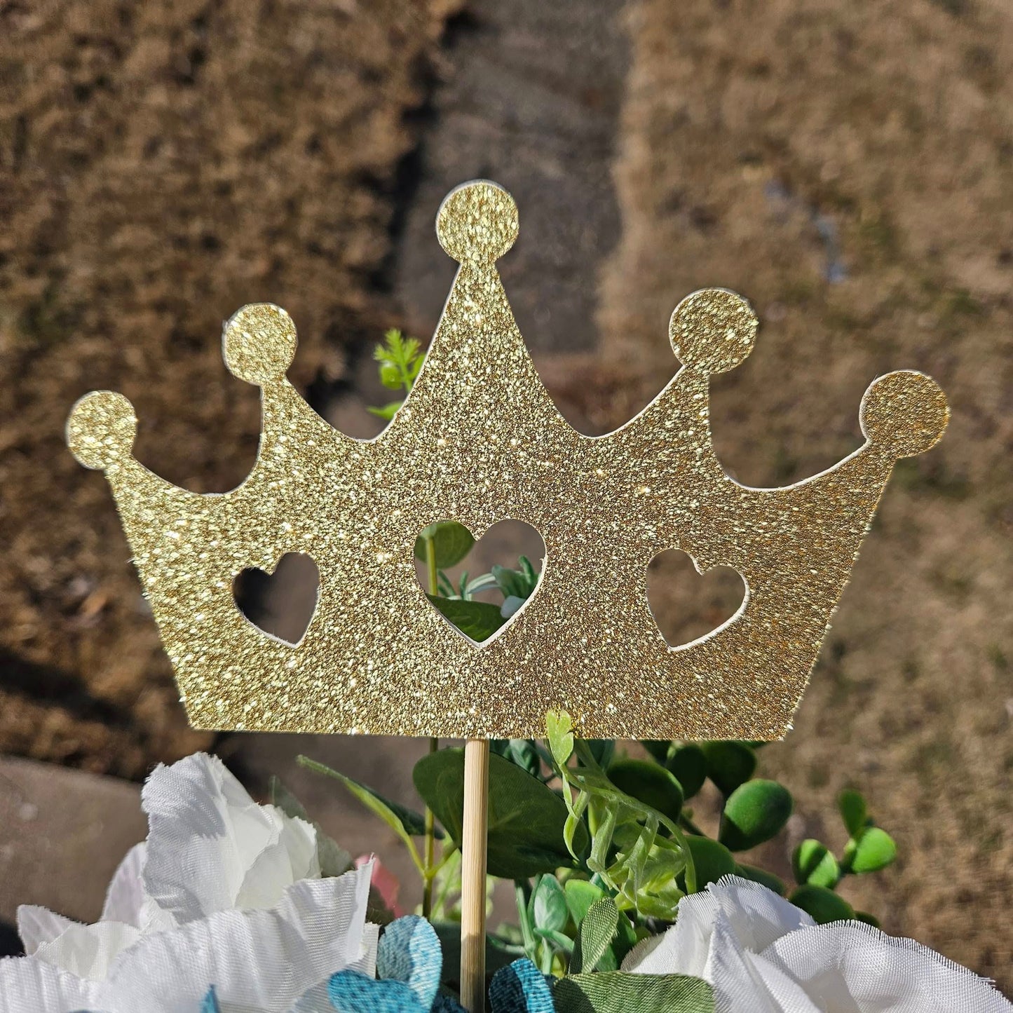 Crown Centerpiece (Gold with Glitter)