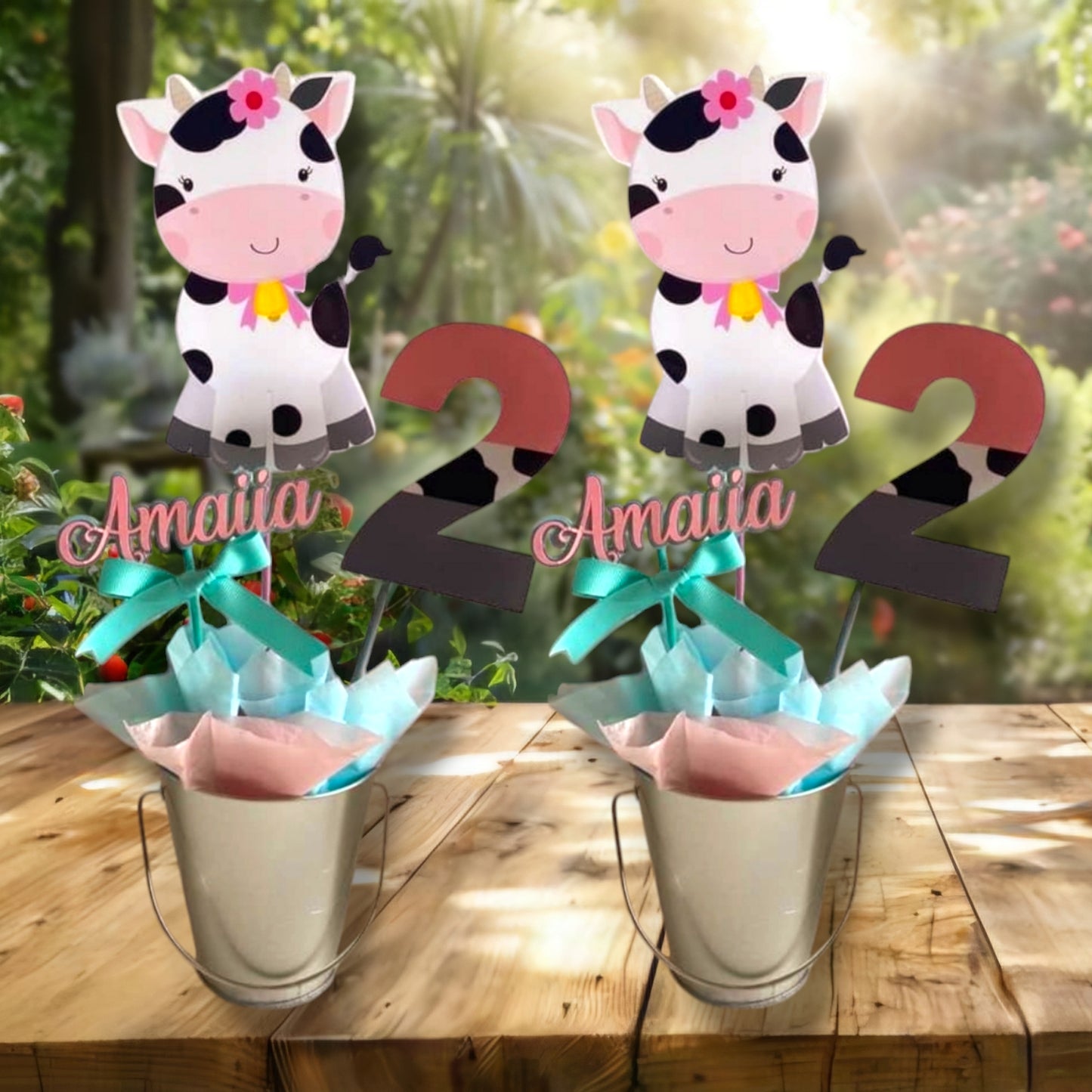 La vaca lola centerpiece