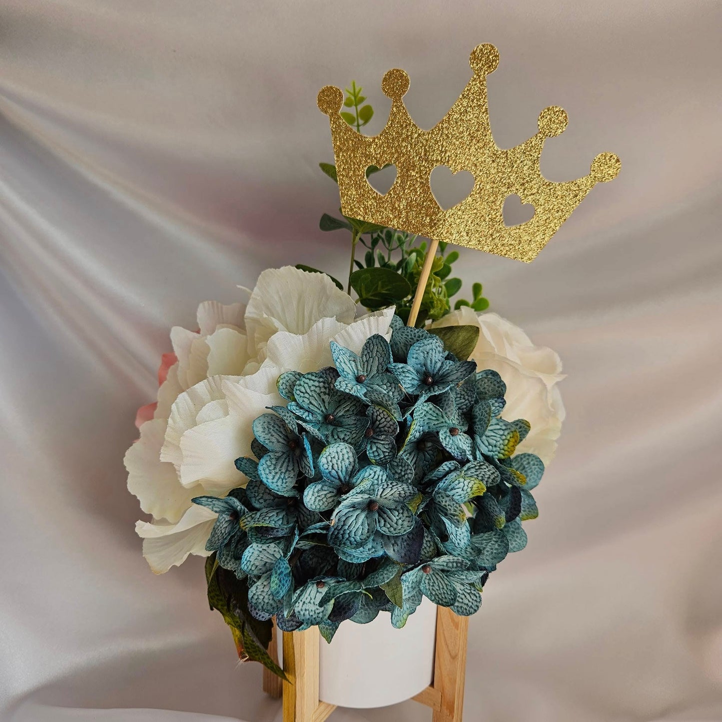 Crown Centerpiece (Gold with Glitter)