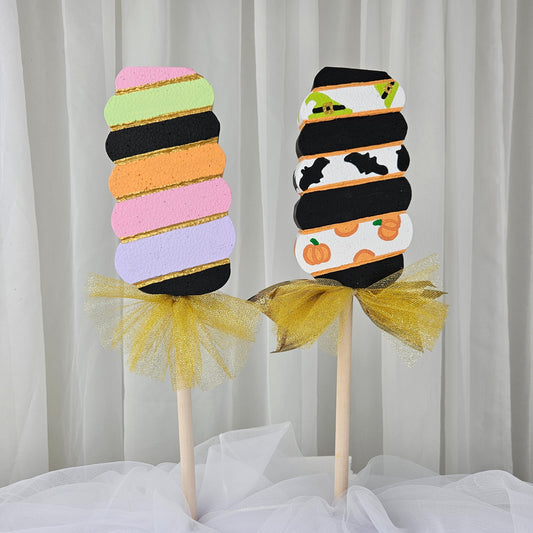 Colorful Halloween swirl lollipop stick with witch hat, pumpkin, and bat details – handmade spooky party decoration

